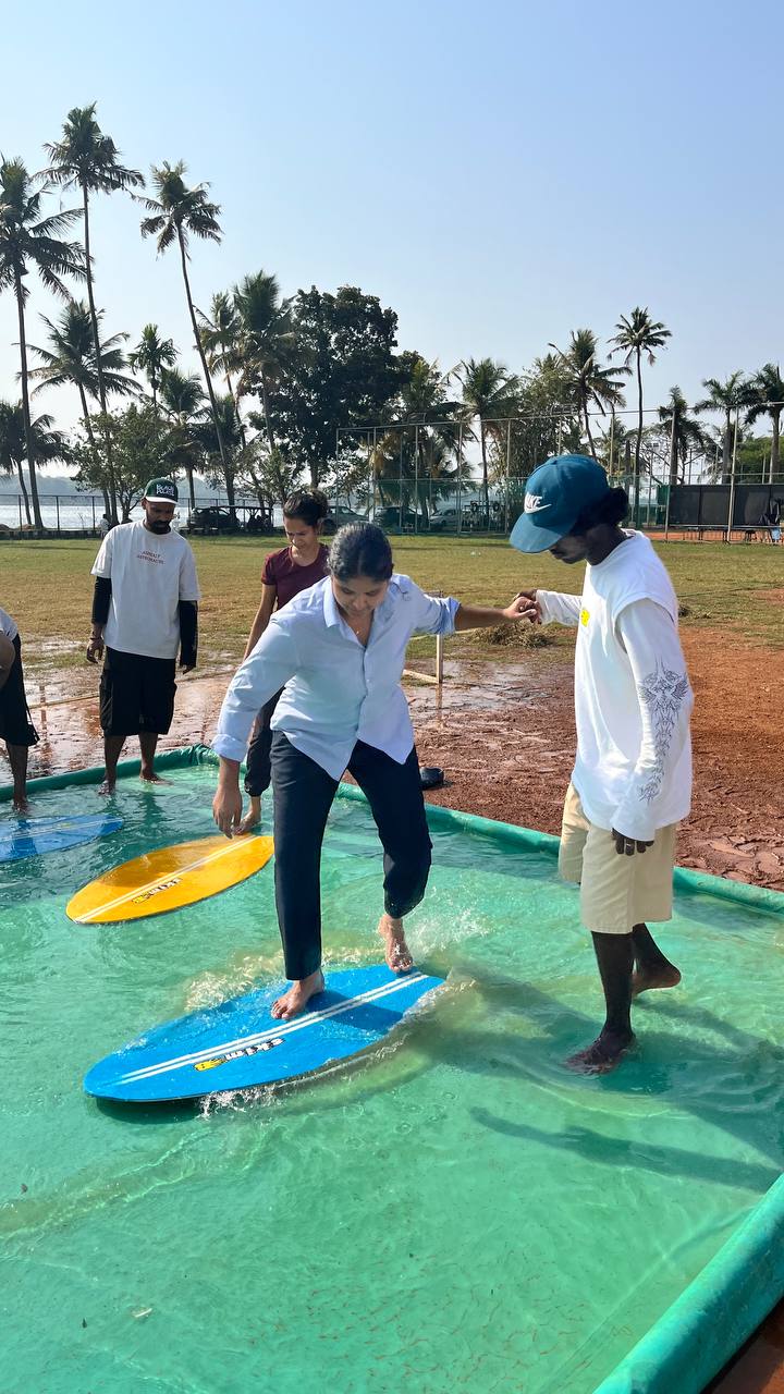 Skimboarding Workshop in Skimpool - Learn Basics of Skimboarding